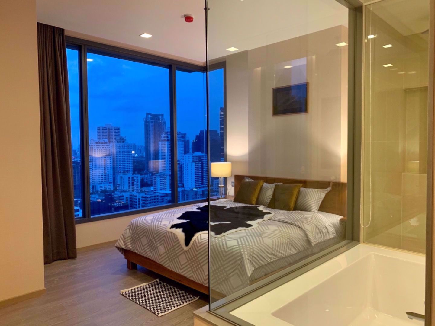 2 bed Condo in The ESSE Asoke Khlong Toei Nuea Sub District theEsseAsok005500 - The ESSE Asoke -  2 bedrooms